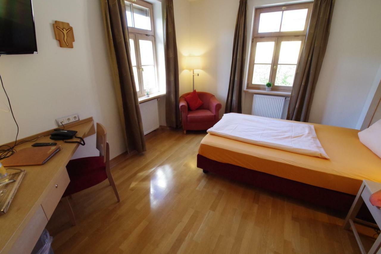 מלון Münnerstadt Klostergasthof מראה חיצוני תמונה